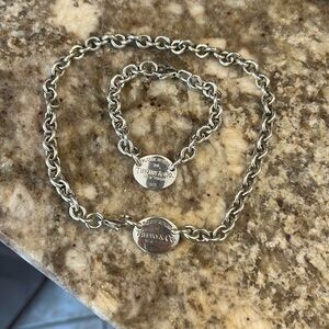 Authentic return to Tiffany necklace and bracelet